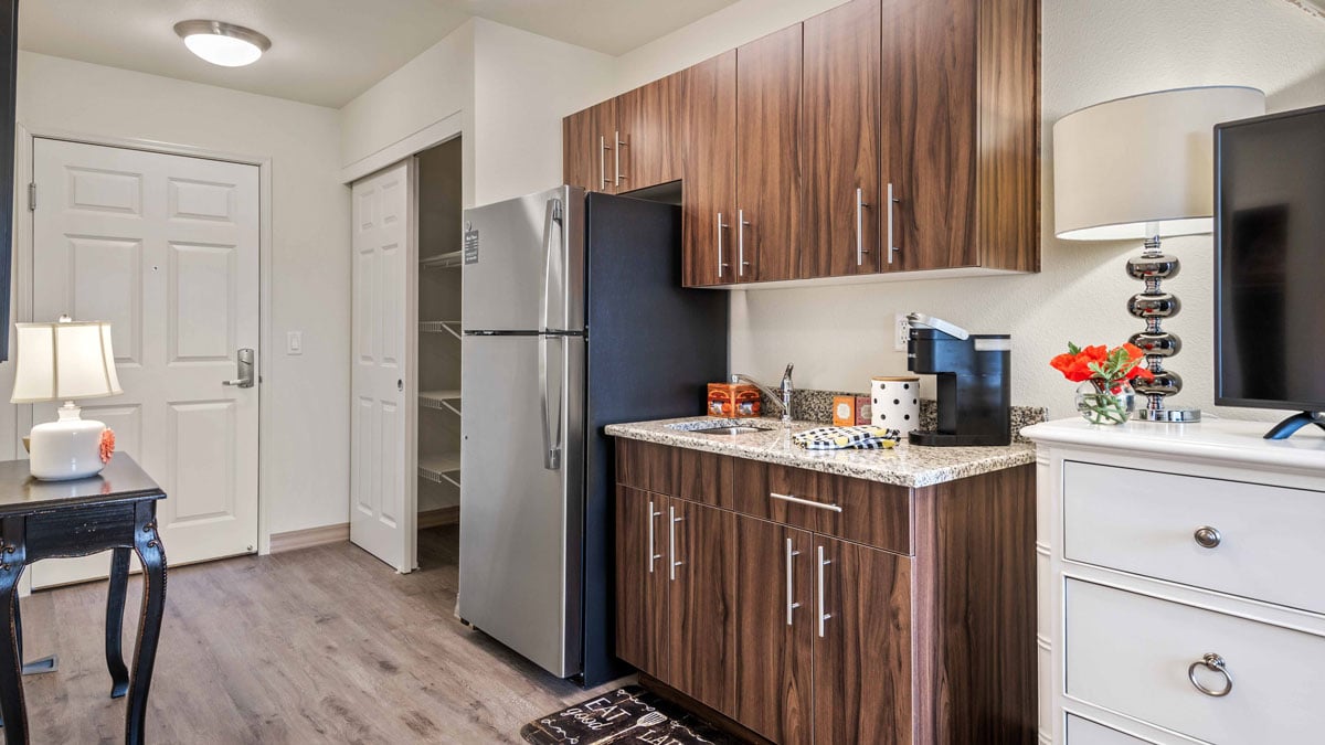 Studio Apartment