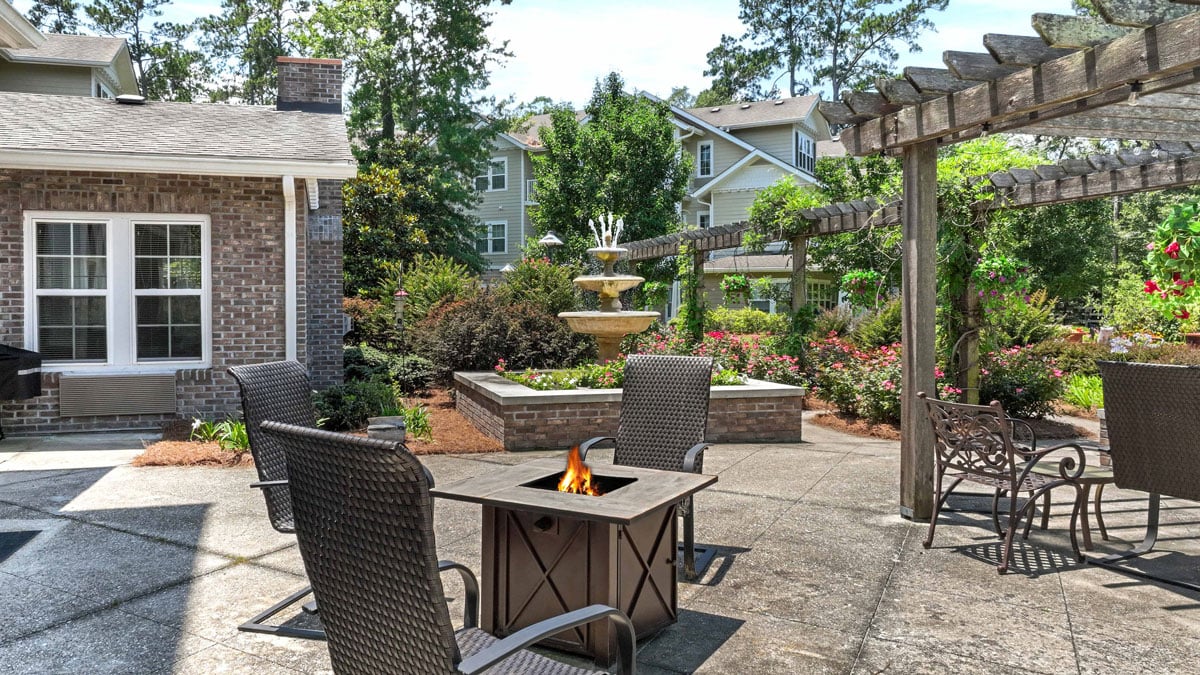 The outdoor patio at Summerville Estates